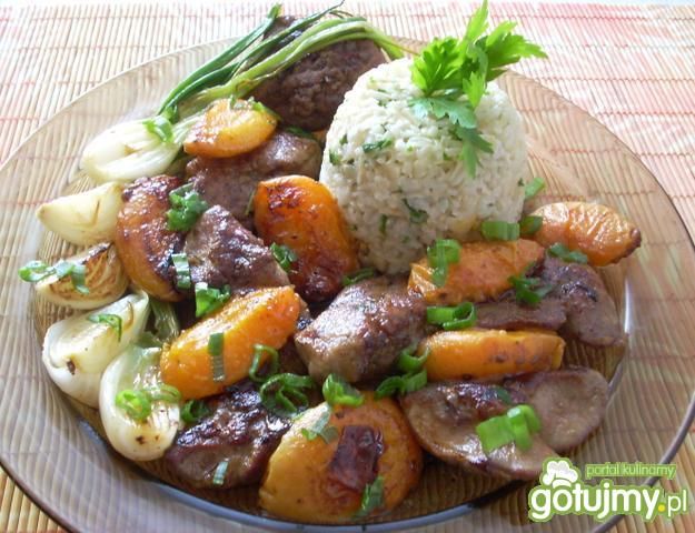 Wątróbka drobiowa z morelami Wątróbka drobiowa z morelami