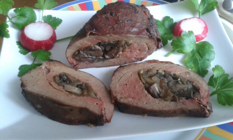 Wątróbka faszerowana pieczarkami