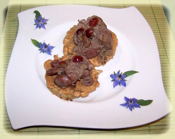 Wątróbka na cukiniowych talerzykach. Wątróbka na cukiniowych talerzykach.