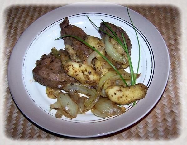 Wątróbka na karmelizowanym jabłuszku