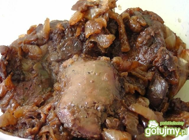 Wątróbka smażona z cebulką i jabłkiem Wątróbka smażona z cebulką i jabłkiem