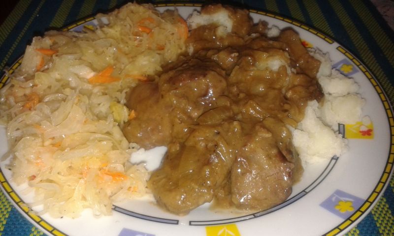 Wątróbka w cebuli z majerankiem Wątróbka w cebuli z majerankiem