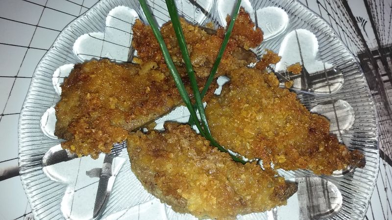 Wątróbka wieprzowa w płatkach kukurydzianych