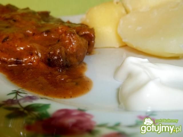 Wątróbka wieprzowa w sosie 