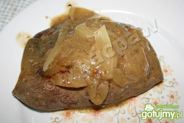 Wątróbka wołowa w sosie własnym 