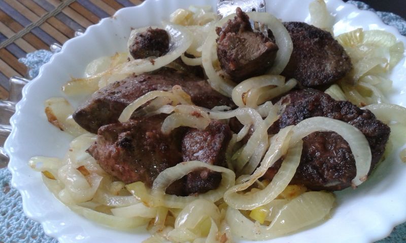 Wątróbka z cebulką