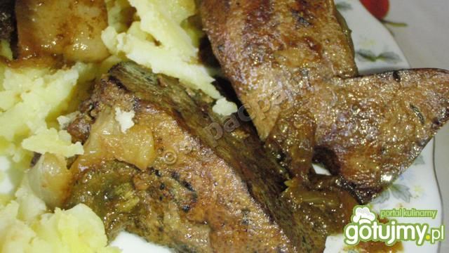 Wątróbka z cebulką na słonince 