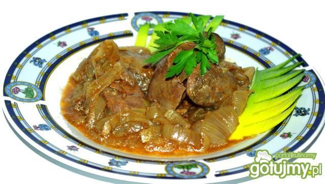 Wątróbka z cebulką w sosie własnym Wątróbka z cebulką w sosie własnym