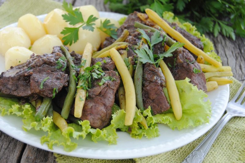 Wątróbka z fasolką Wątróbka z fasolką