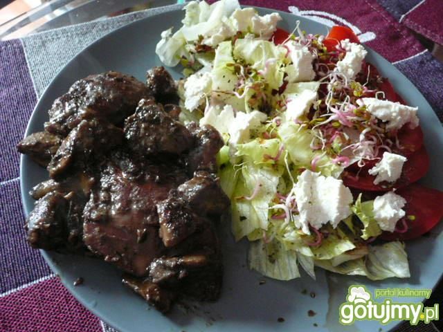 Wątróbka z grzybami leśnymi