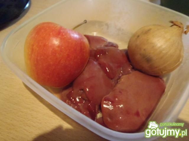 Wątróbka z jabłkiem i cebulką 2