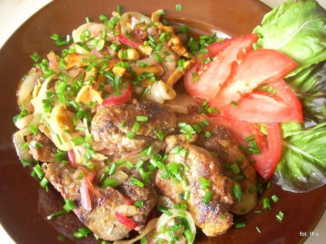 Wątróbka z jarzynką kurkowo - cebulową