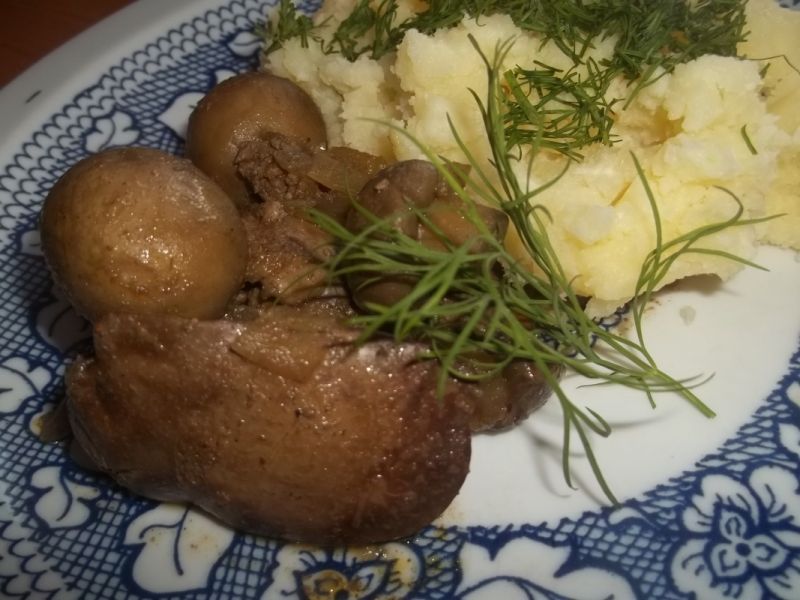 Wątróbka z pieczarkami