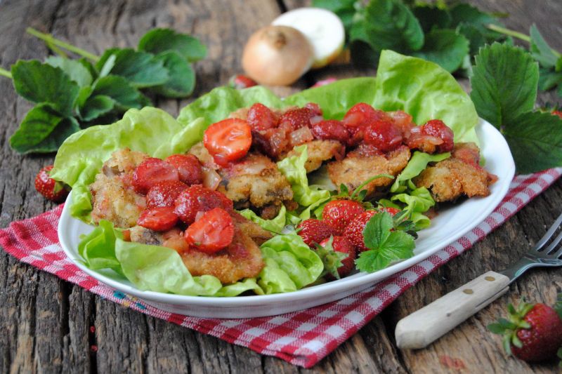 Wątróbka z truskawkową salsą Wątróbka z truskawkową salsą