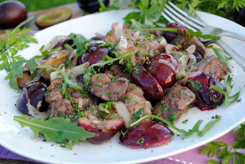 Wątróbka ze śliwką Wątróbka ze śliwką