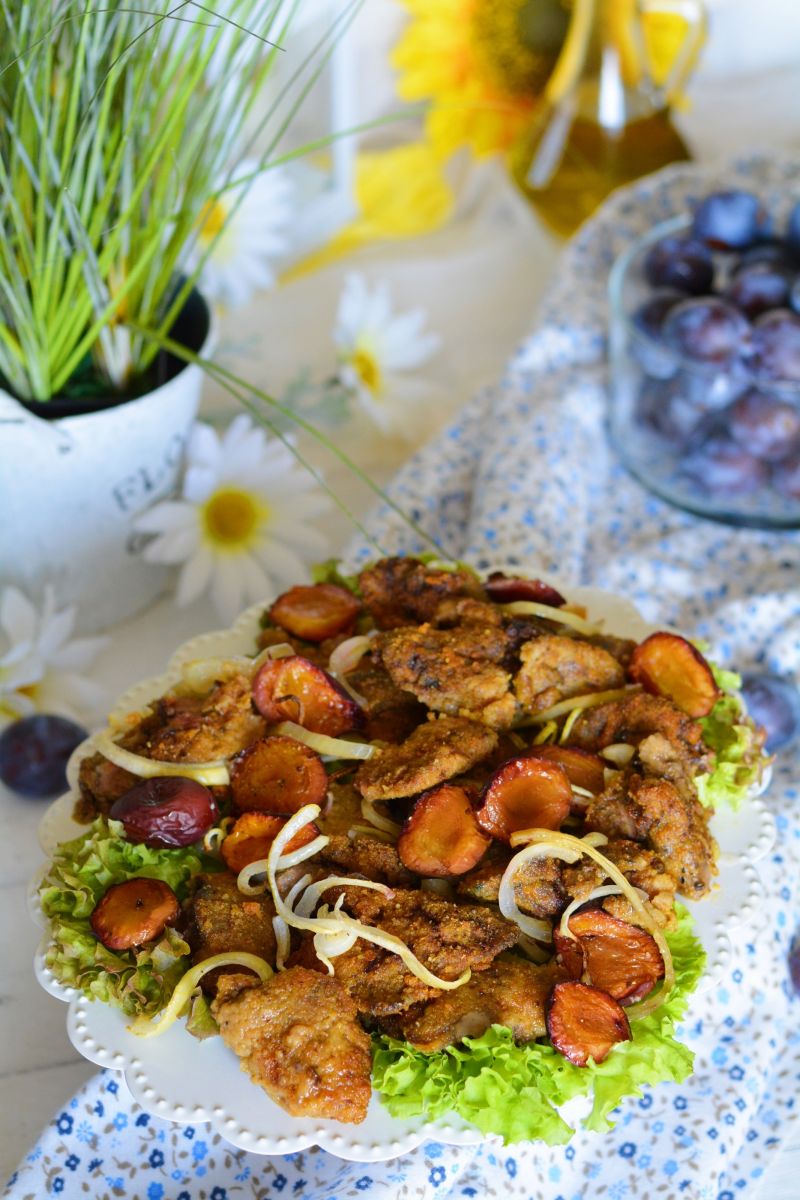 Wątróbka ze śliwkami i cebulką Wątróbka ze śliwkami i cebulką