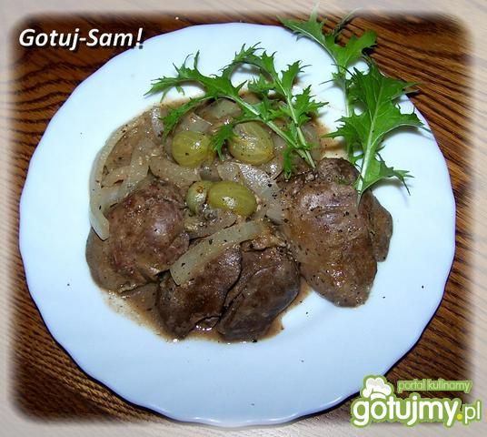 Wątróbki drobiowe duszone z agrestem. Wątróbki drobiowe duszone z agrestem.