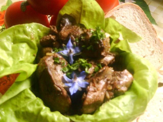 Wątróbki drobiowe na gęsim smalcu Wątróbki drobiowe na gęsim smalcu