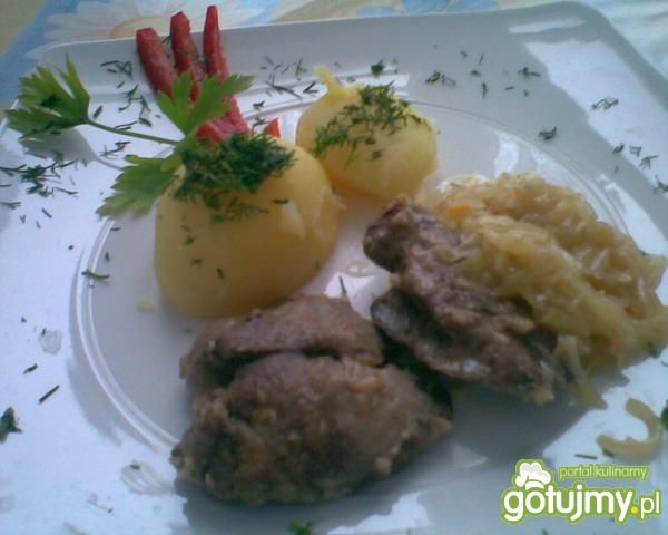 Wątróbki drobiowe z cebulką