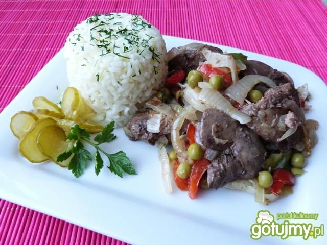 Wątróbki z kurczaka z groszkiem Wątróbki z kurczaka z groszkiem