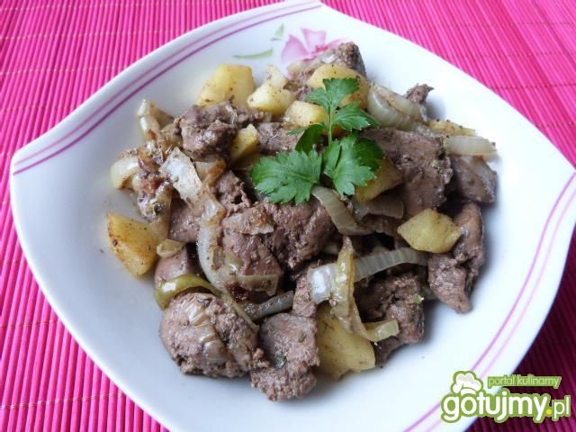 Wątróbki z kurczaka z jabłkami