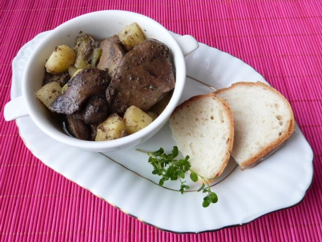 Wątróbki z kurczaka z owocami Wątróbki z kurczaka z owocami