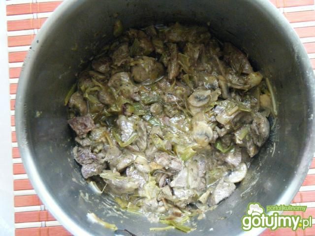 Wątróbki z kurczaka z pieczarkami  Wątróbki z kurczaka z pieczarkami