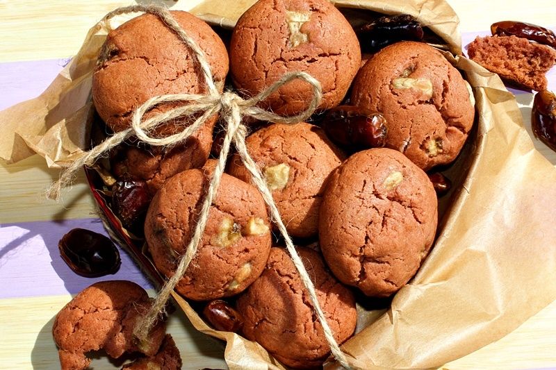 Wegańskie ciastka z syropem daktylowym i bananem