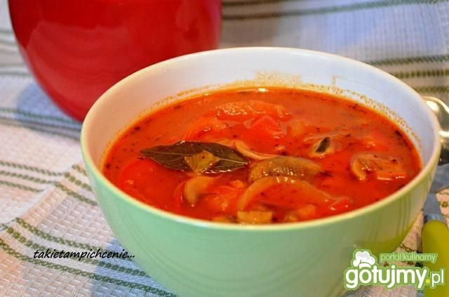 Wegańskie leczo z pieczarkami