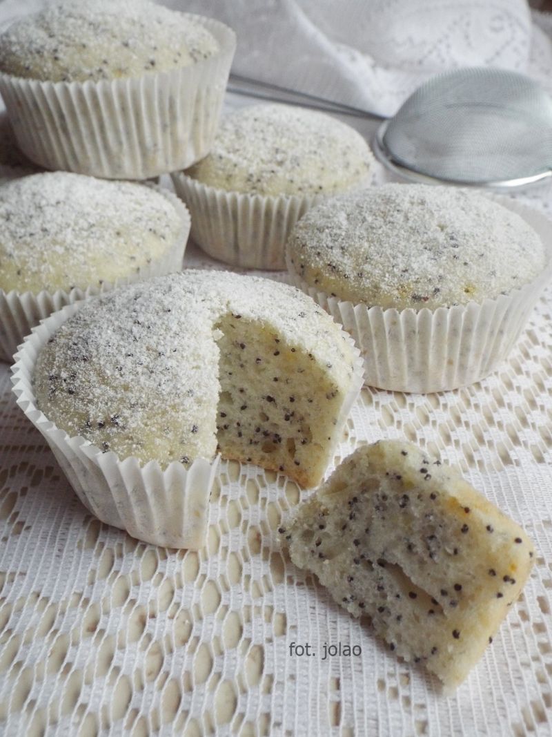 Wegańskie muffinki cytrynowe z makiem Wegańskie muffinki cytrynowe z makiem
