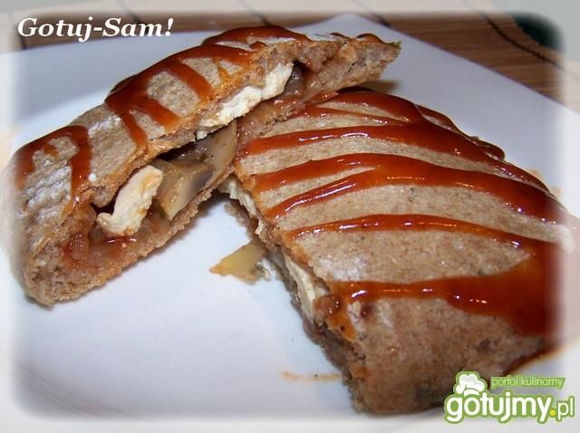 Wegańskie poduszeczki z pieczarkami. Wegańskie poduszeczki z pieczarkami.