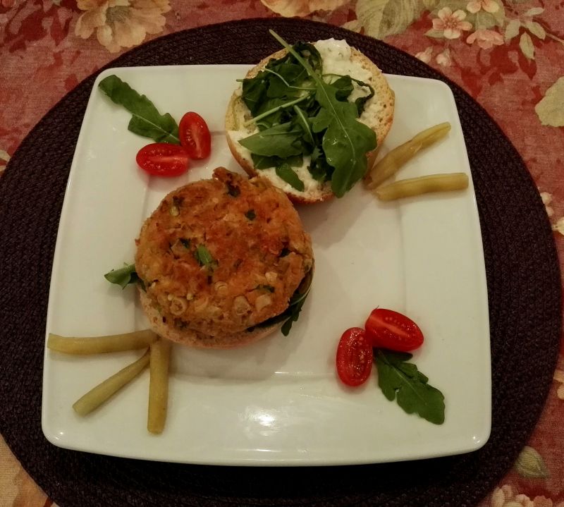 Wege-burger z fasolki szparagowej Wege-burger z fasolki szparagowej