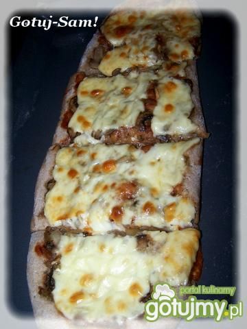 Wegetariańska pizza dla dwojga. Wegetariańska pizza dla dwojga.