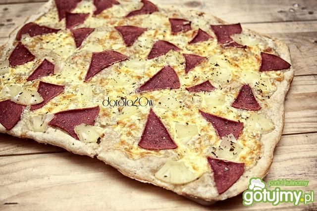 Wegetariańska pizza hawajska