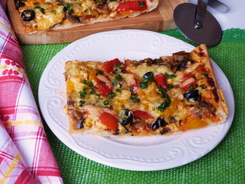 Wegetariańska pizza z mąki orkiszowej Wegetariańska pizza z mąki orkiszowej