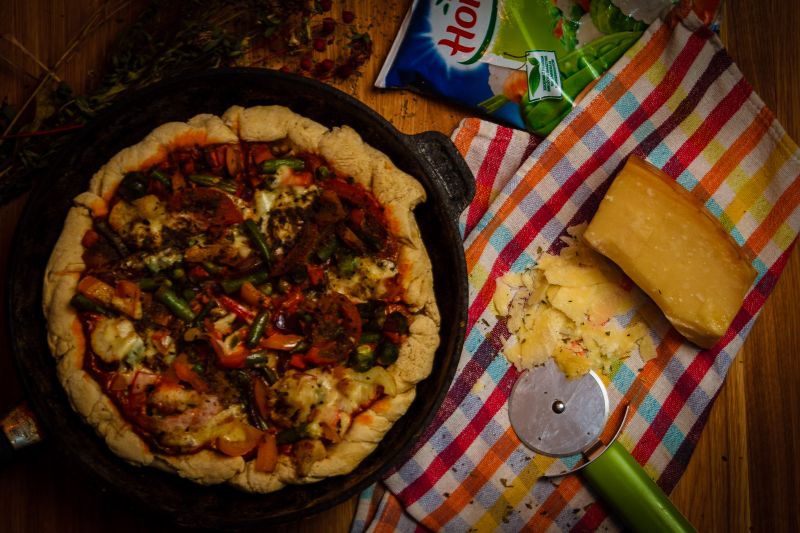 Wegetariańska pizza z patelni Wegetariańska pizza z patelni