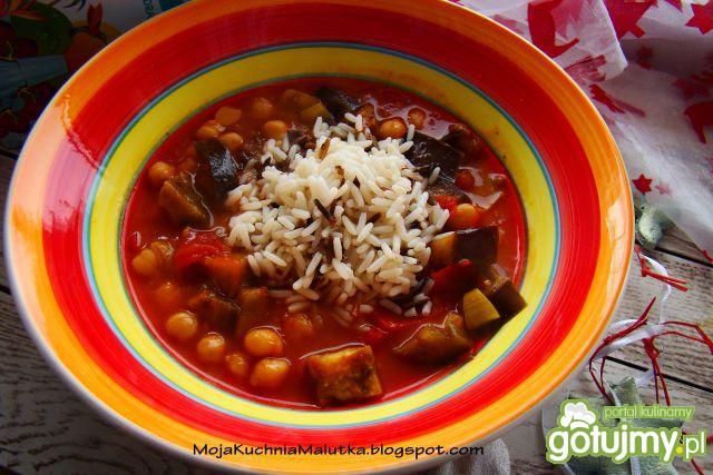 Wegetariańskie danie z bakłażanem 