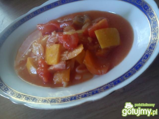 Wegetariańskie leczo z cukinią 