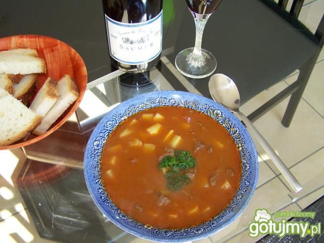 Węgierska zupa gulasz