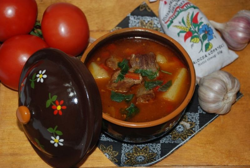 Węgierska zupa gulaszowa - gulyasleves