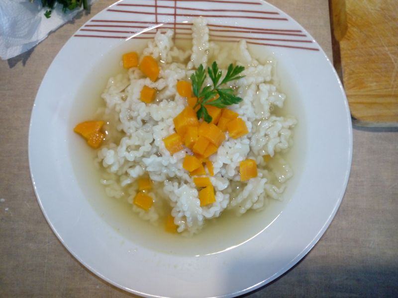 Wiejski rosół na piersi i podrobach  Wiejski rosół na piersi i podrobach