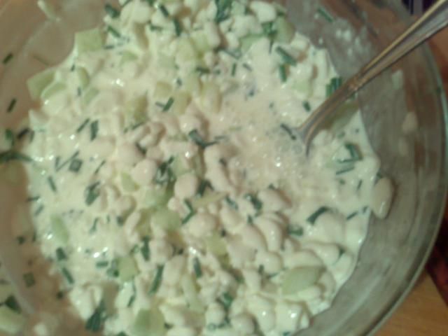 Wiejski z ogórkiem i szczypiorem