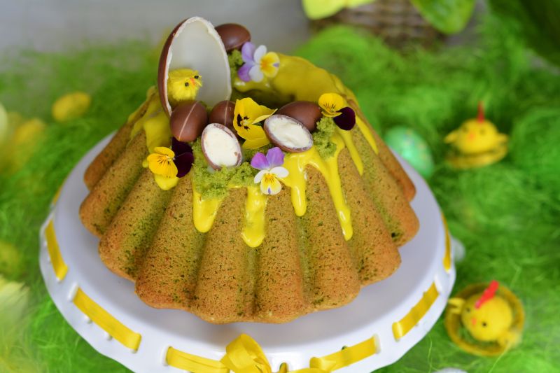 Wielkanocna babka szpinakowa z kremem lemon curd Wielkanocna babka szpinakowa z kremem lemon curd
