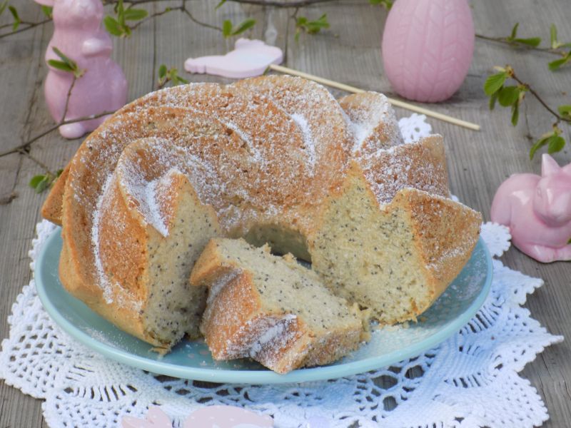 Wielkanocna babka z makiem Wielkanocna babka z makiem