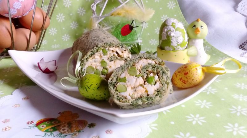 Wielkanocna rolada kapuściano-szpiankowa z jajkiem Wielkanocna rolada kapuściano-szpiankowa z jajkiem