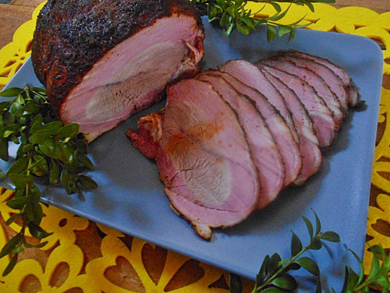 Wielkanocna szyneczka z wędzoną papryką Wielkanocna szyneczka z wędzoną papryką