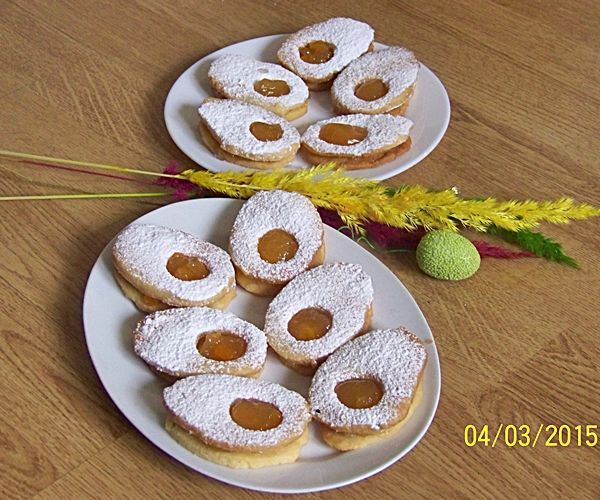 Wielkanocne ciastka jajeczka z dżemem Wielkanocne ciastka jajeczka z dżemem