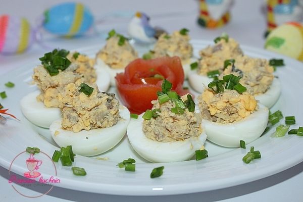 Wielkanocne jaja faszerowane makrelą Wielkanocne jaja faszerowane makrelą