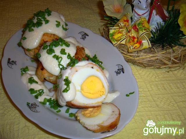 Wielkanocne jajka w drobiowej osłonce