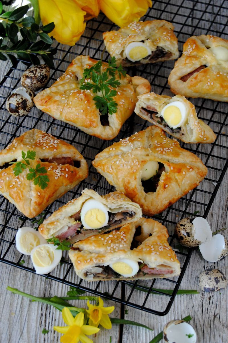 Wielkanocne paszteciki  z ciasta francuskiego Wielkanocne paszteciki  z ciasta francuskiego